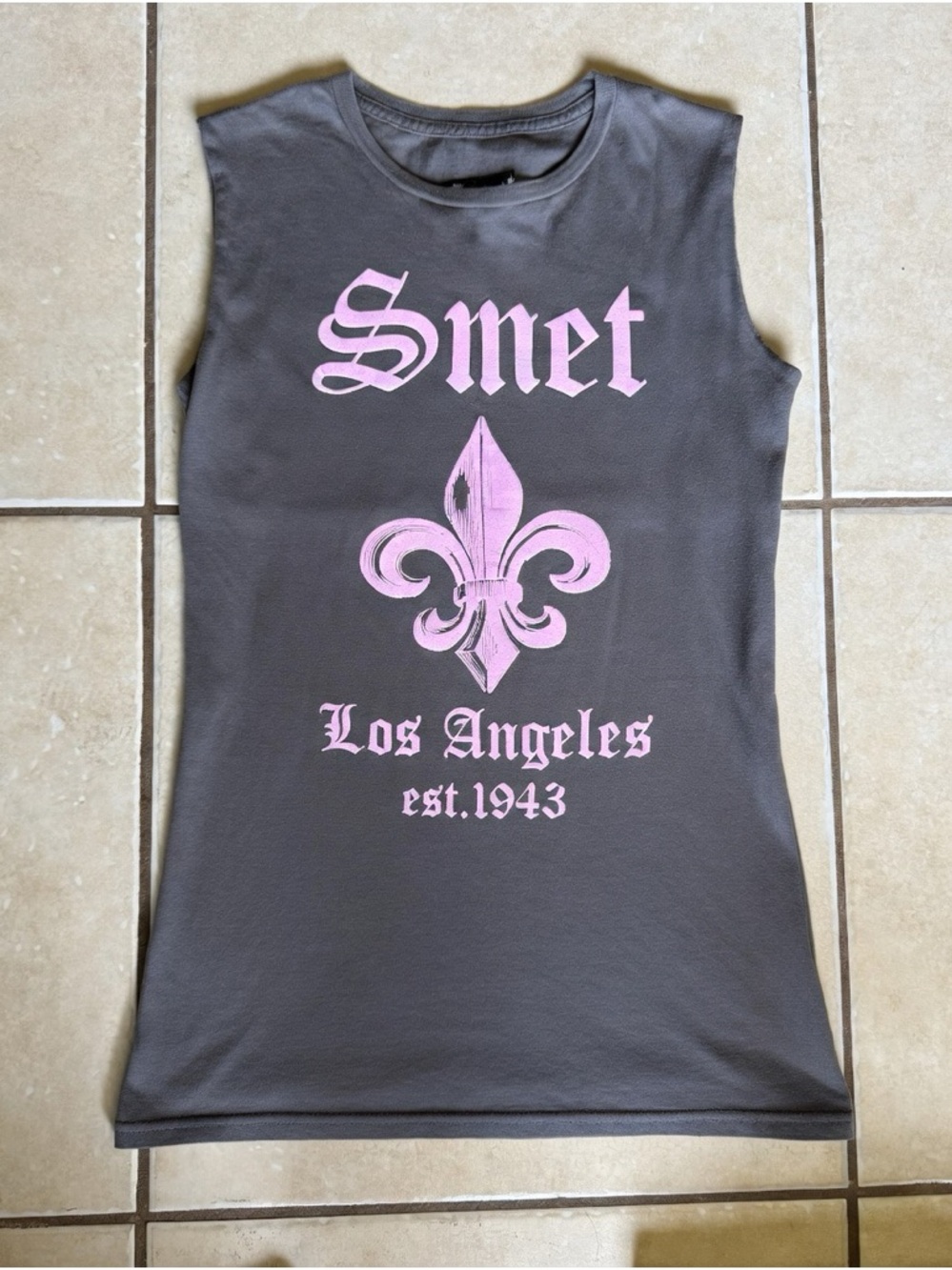Smet by Christian Audigier (Ed Hardy) Gray tank top with pink accents Size M